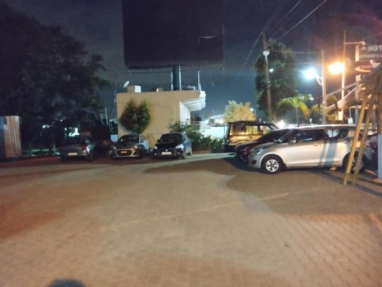 Square Inn Devanahalli Luaran gambar